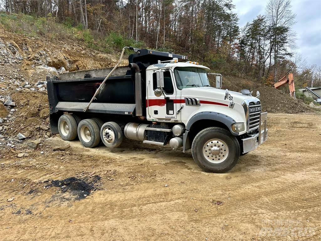 Mack GU713 Autobasculanta