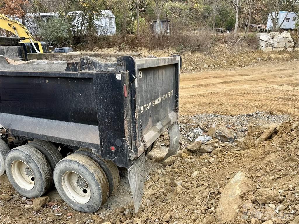 Mack GU713 Autobasculanta