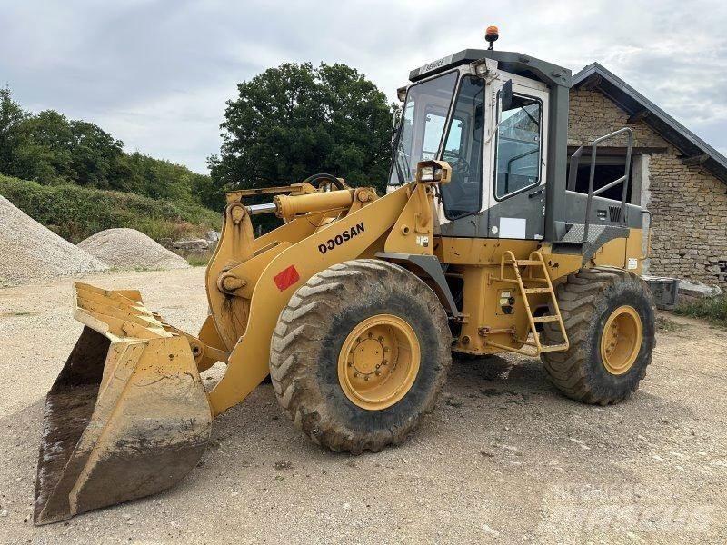 Daewoo MG200 Incarcator pe pneuri