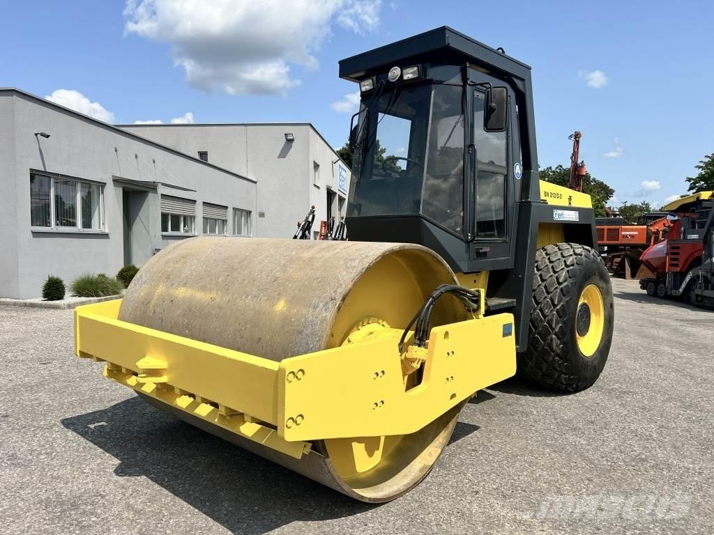 Bomag BW 213 D-2 Compactoare monocilindrice