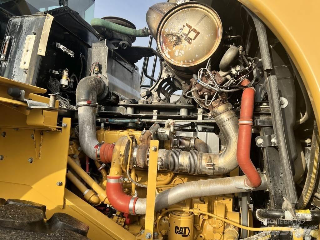 CAT 972 K Incarcator pe pneuri