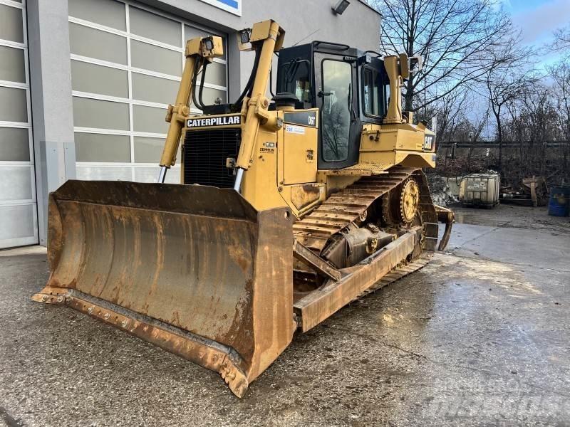 CAT D 6 T Buldozere pe senile