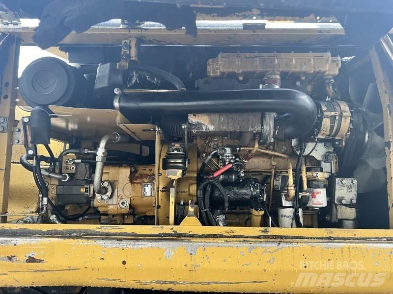 CAT M 315 Excavatoare cu roti