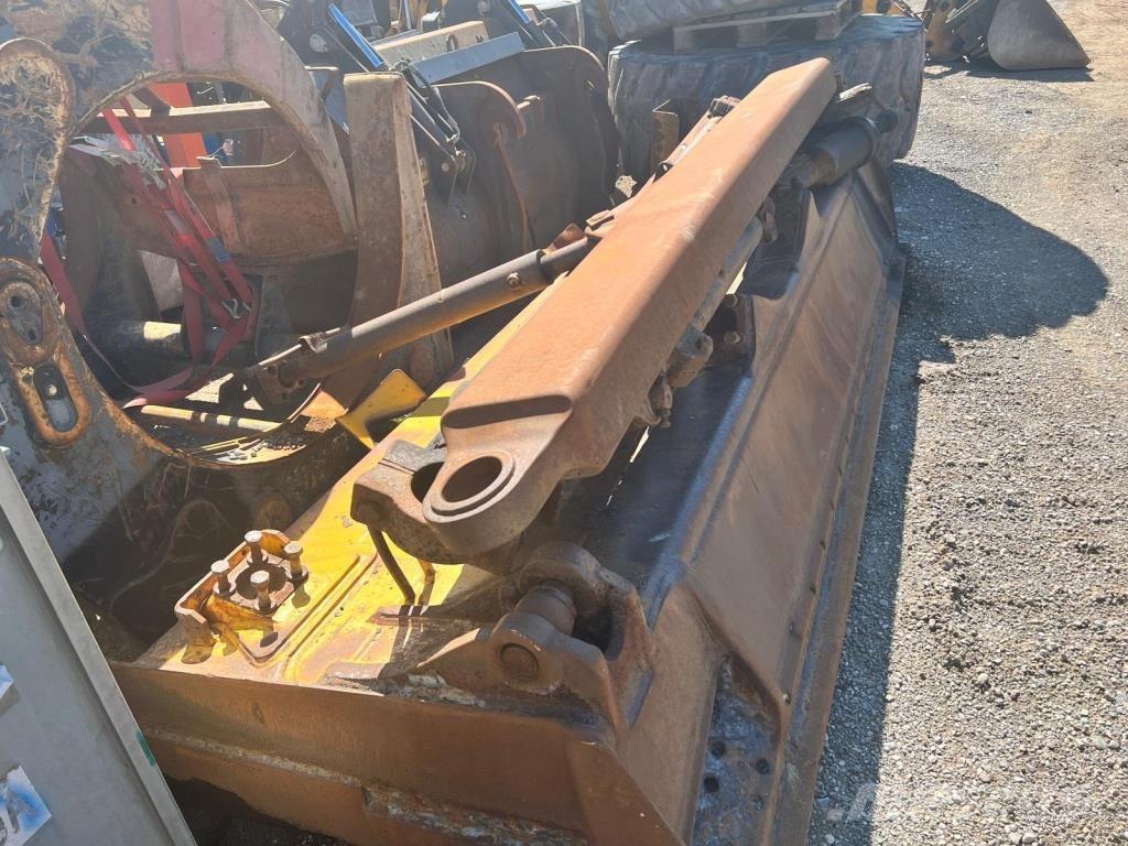 Komatsu D 65 EX-15 Buldozere pe senile