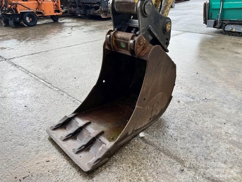Komatsu PC 210-6K Excavatoare pe șenile
