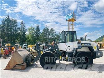 Komatsu WA250PZ-6 Incarcator pe pneuri