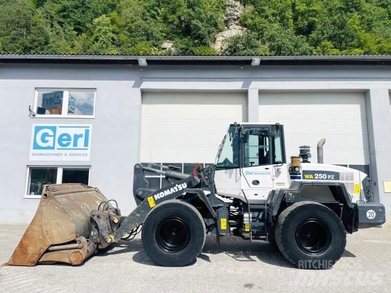 Komatsu WA250PZ-6 Incarcator pe pneuri