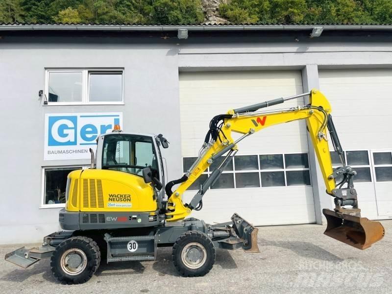 Neuson EW65 Excavatoare cu roti