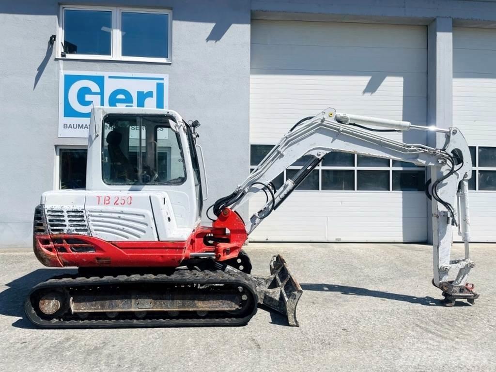 Takeuchi TB250 Mini excavatoare < 7t
