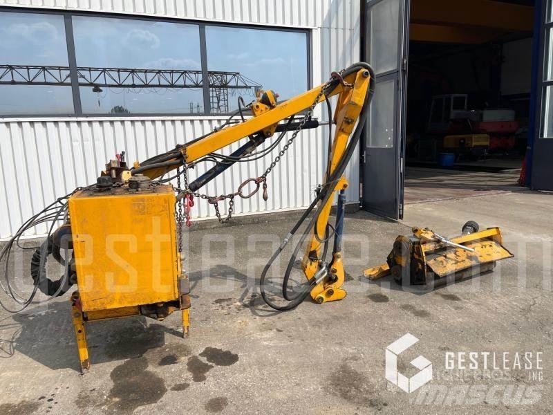 Bomford T49S Trimmere gard viu