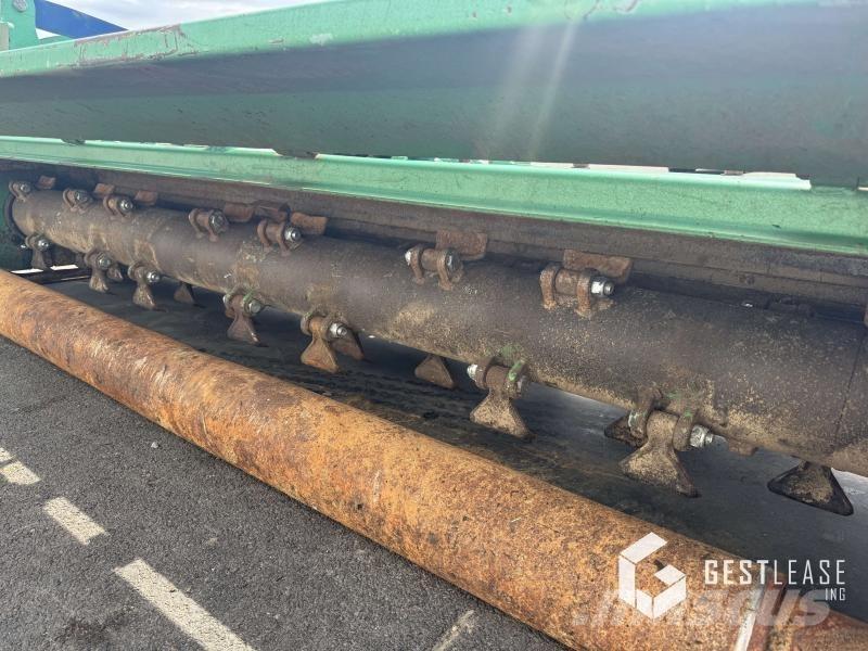 Desvoys DR4 Utilaje întreţinere terenuri - Altele