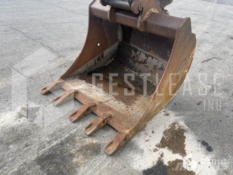 Doosan DX235LC Excavatoare pe șenile
