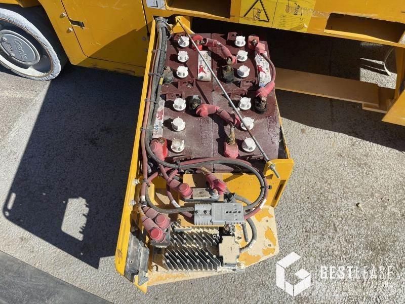 Genie GS-2646 Nacele cu brat articulat