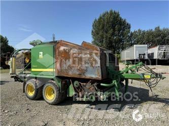 John Deere 744 Împachetatoare