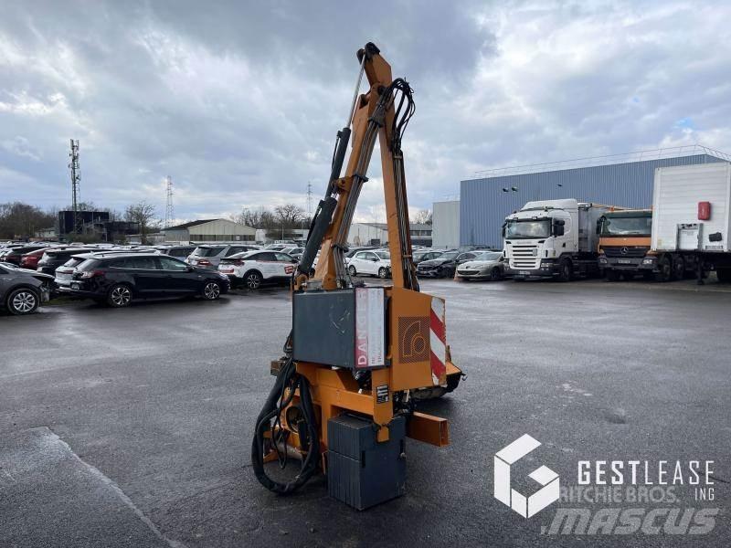 Rousseau M57 Trimmere gard viu