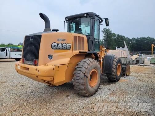 CASE 621F Incarcator pe pneuri