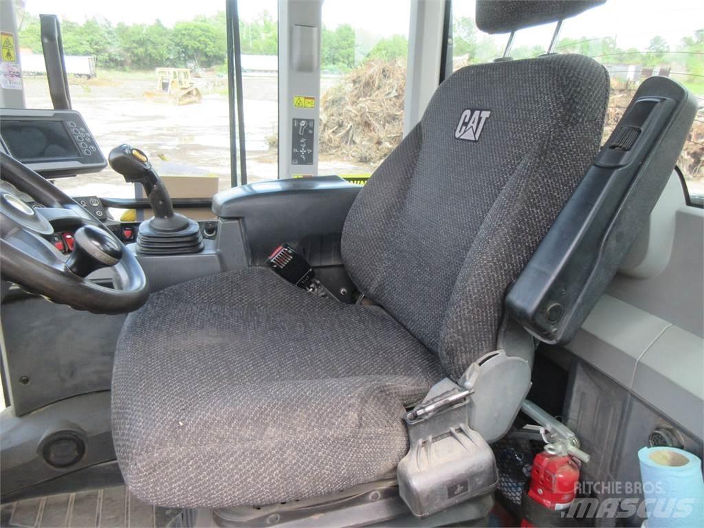CAT 938M Incarcator pe pneuri