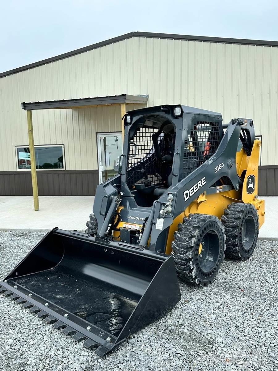 John Deere 318G Mini incarcator