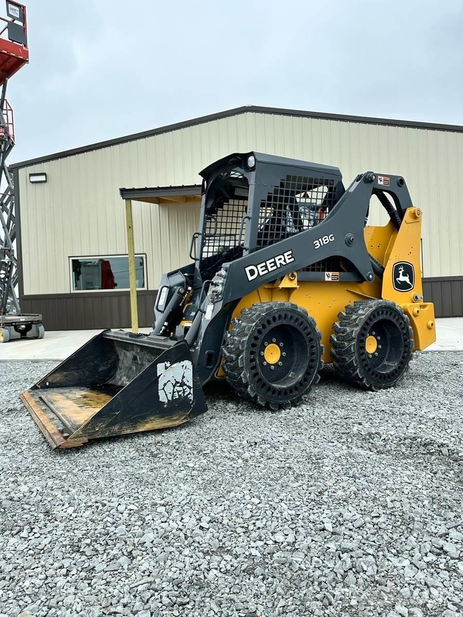 John Deere 318G Mini incarcator