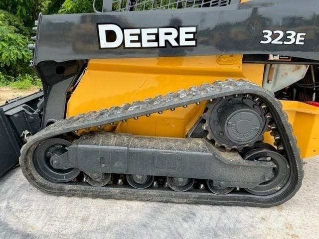 John Deere 323E Mini incarcator