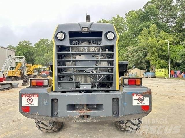 Komatsu WA320-8 Incarcator pe pneuri