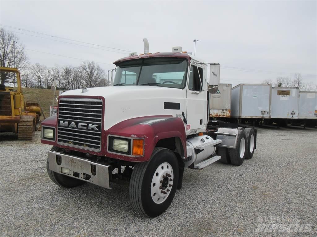 Mack CHN613 Autotractoare