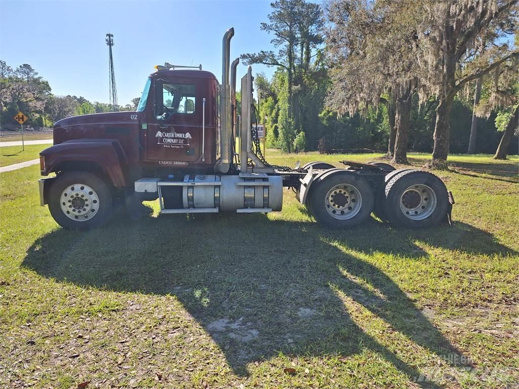 Mack CHU613 Autotractoare