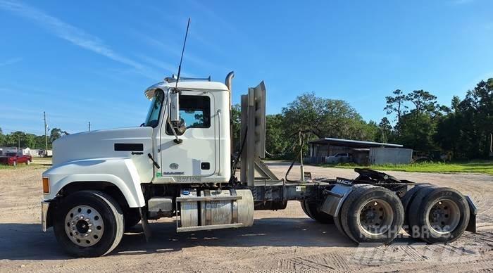Mack CHU613 Utilaje construcții - Altele