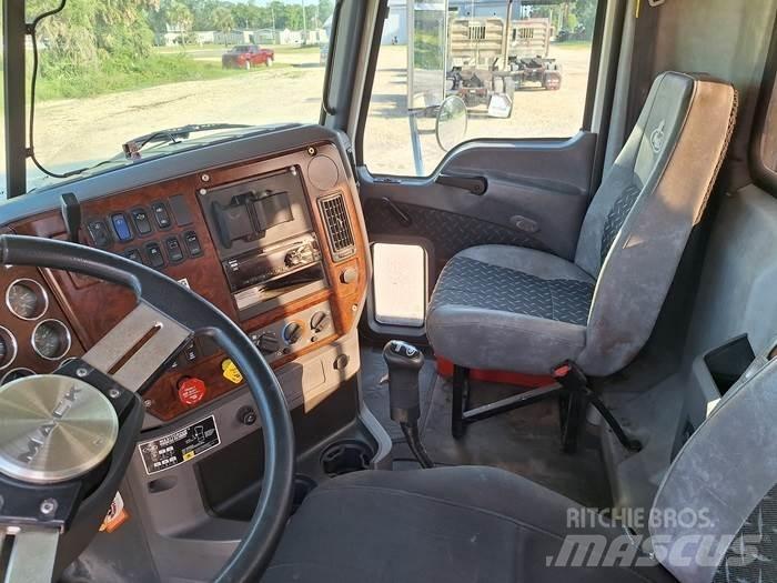 Mack CHU613 Utilaje construcții - Altele