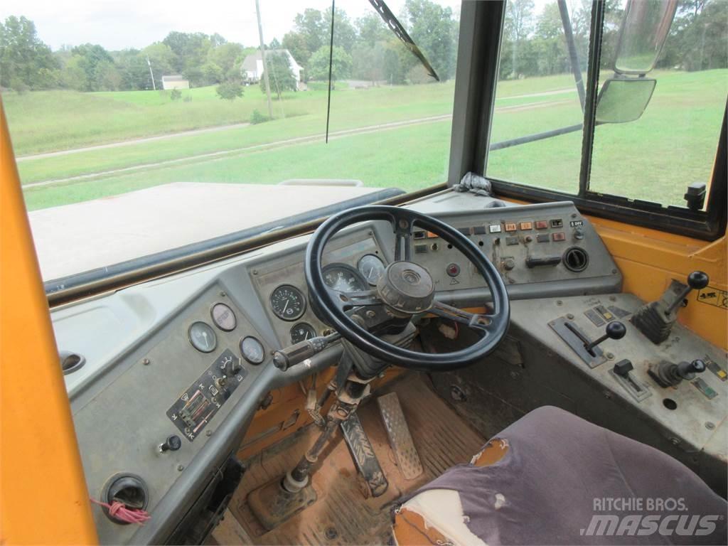 Volvo A25C Autobasculanta