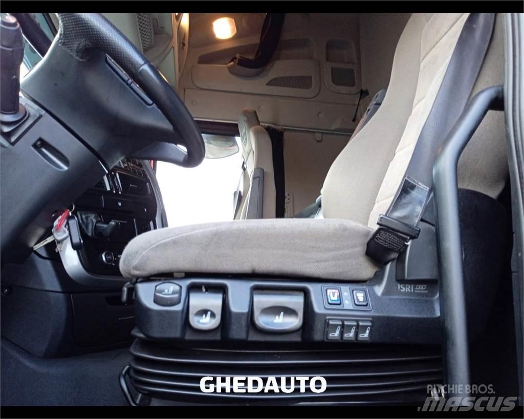 Iveco AS440S48T/P Autocamioane