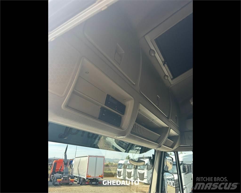 Iveco AS440S48T/P Autocamioane