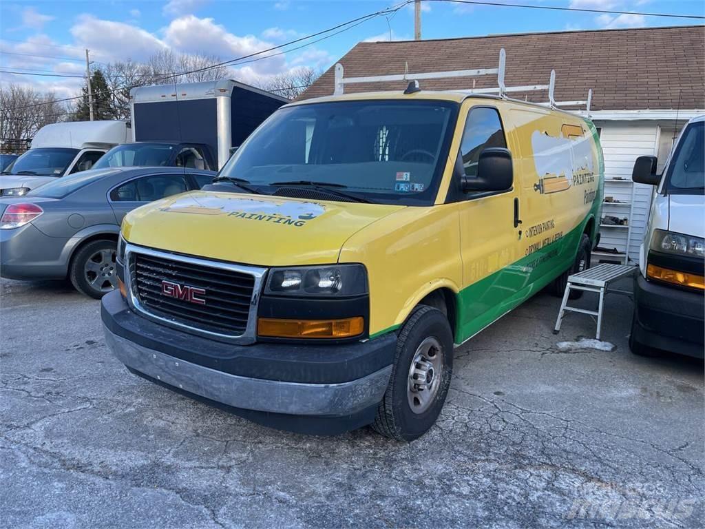 GMC Savana Utilitara