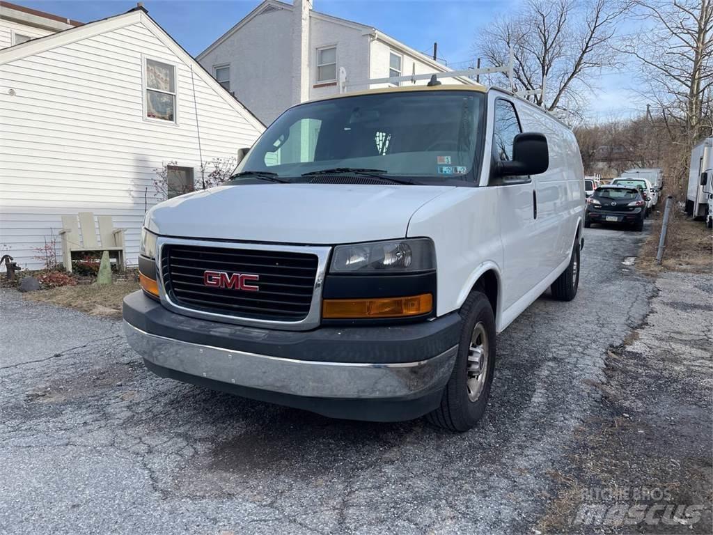 GMC Savana Utilitara