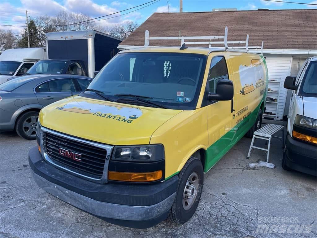 GMC Savana Utilitara