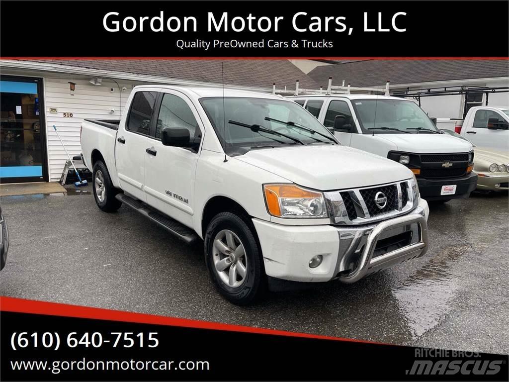 Nissan Titan Pick up/Platou