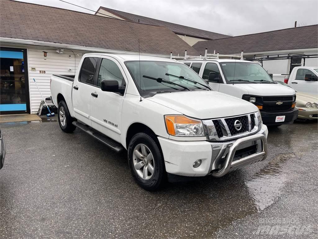 Nissan Titan Pick up/Platou