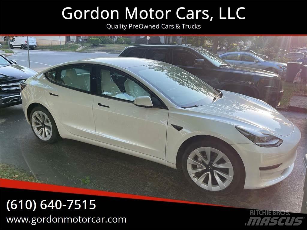 Tesla Model 3 Masini