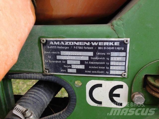 Amazone UX 4200 Tractoare agricole sprayers