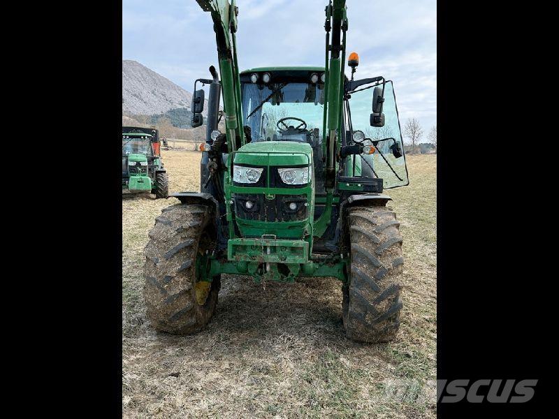 John Deere 6120M Tractoare