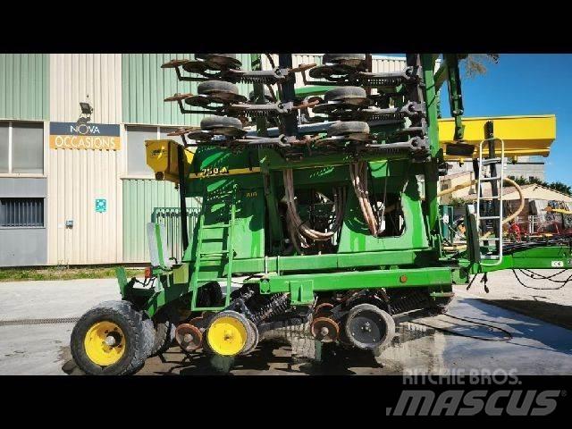 John Deere 750A Alte masini si accesorii de insamantare