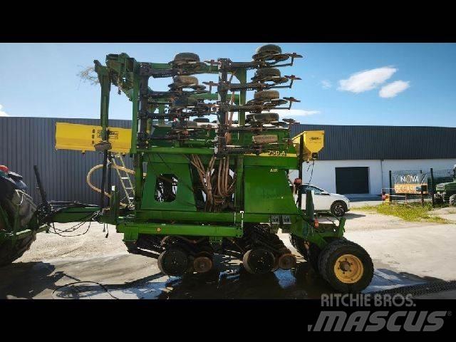 John Deere 750A Alte masini si accesorii de insamantare