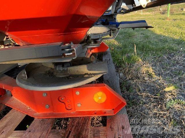 Kuhn AXIS 20.1W Împrastierea mineralelor