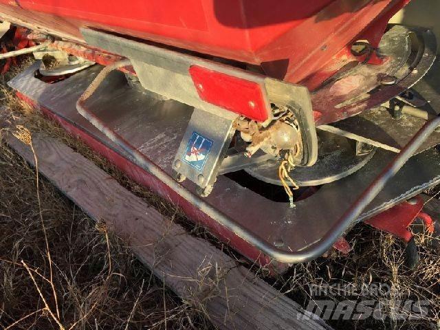Kuhn GLB 1400 Împrastierea mineralelor
