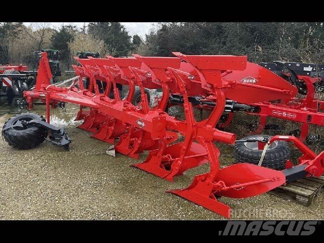 Kuhn VM153 Pluguri conventionale