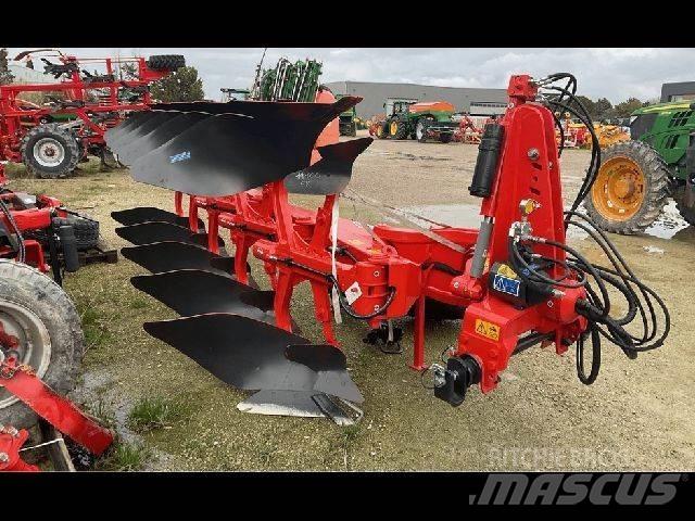 Kuhn VM153 Pluguri conventionale