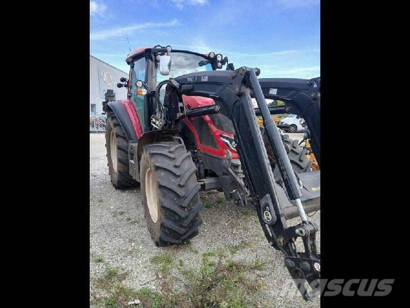Valtra G115 Tractoare