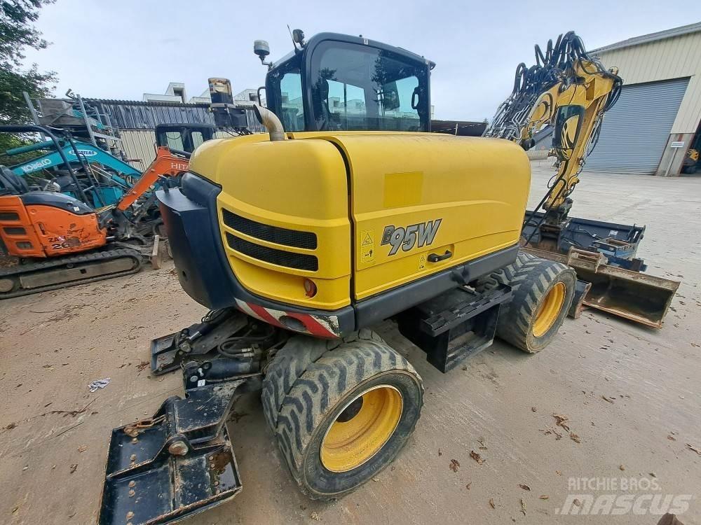 Yanmar B95W Excavatoare cu roti