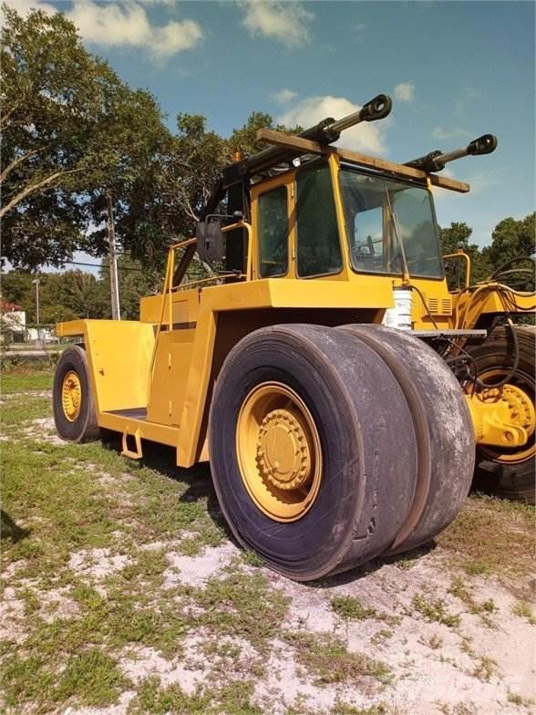 CAT V900 Stivuitoare de containere
