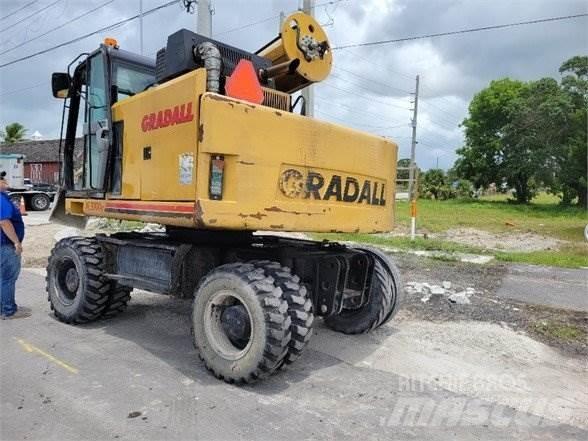 Gradall XL3300 V Excavatoare cu roti